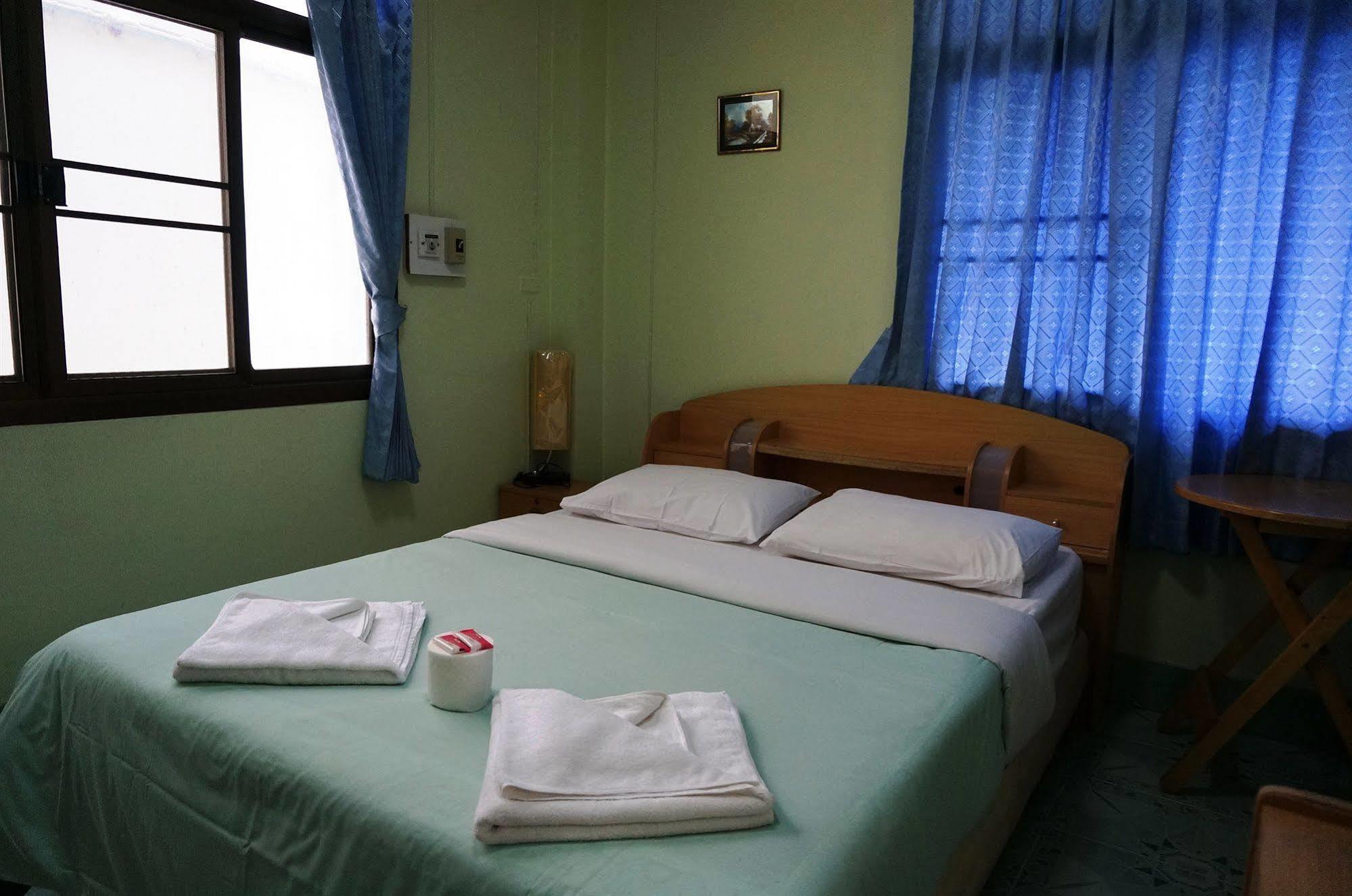 Celtic Inn Guest House 华欣 外观 照片
