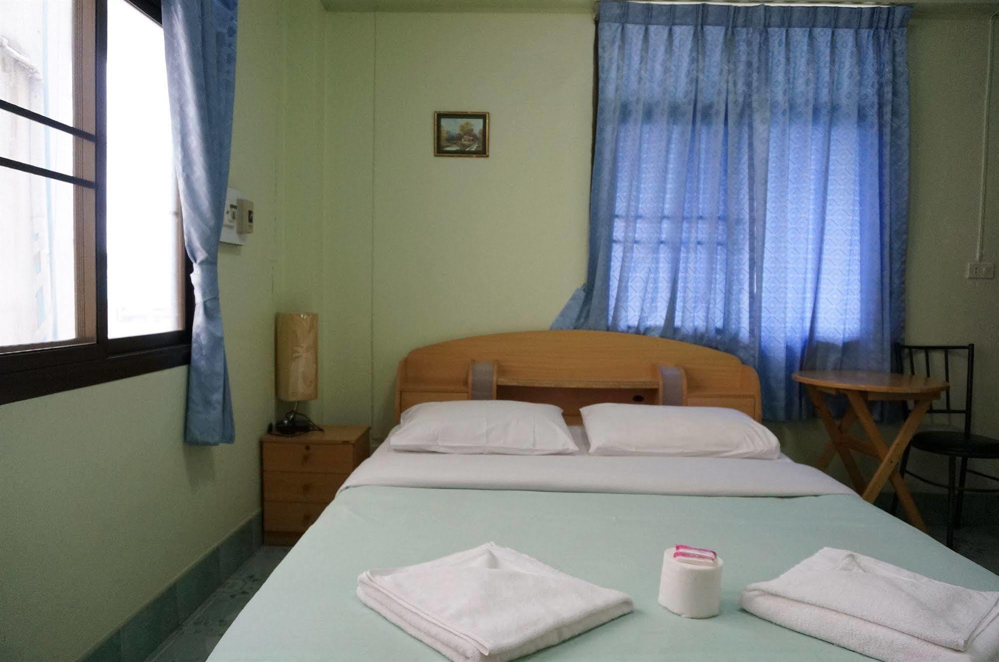 Celtic Inn Guest House 华欣 外观 照片