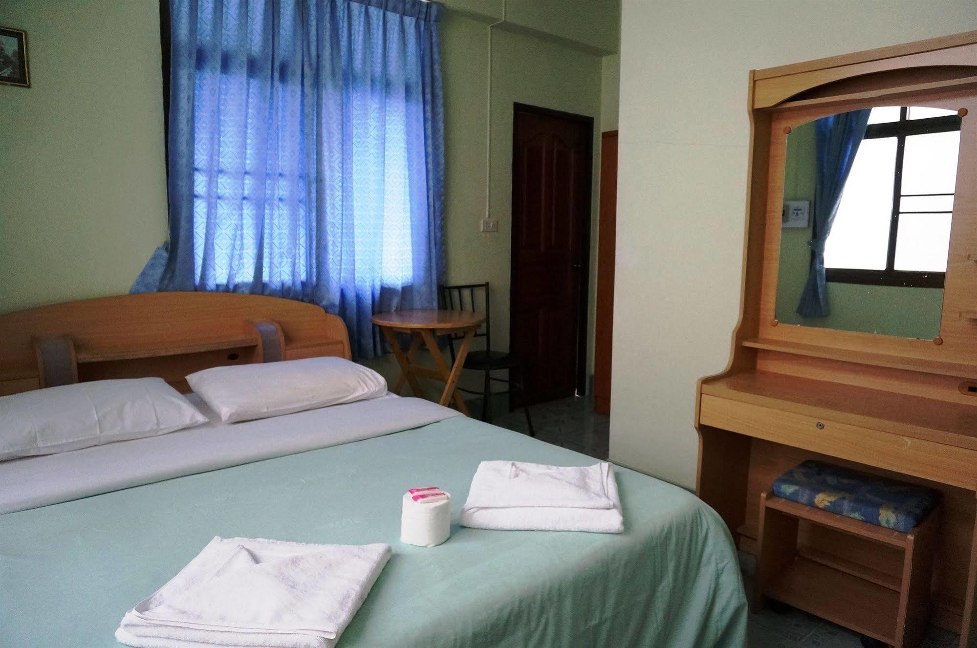 Celtic Inn Guest House 华欣 外观 照片